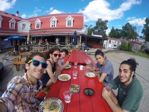 Clem (guitare), Samish (guitare), Pascal (basse), Aydell (beatbox) et Mike (voix).