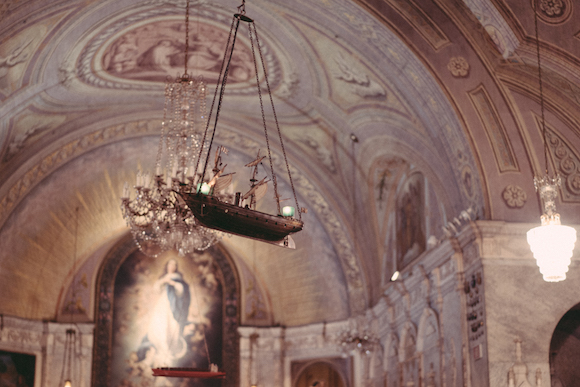 Miniature de bateau dans les airs/Photo: Caroline Moiny